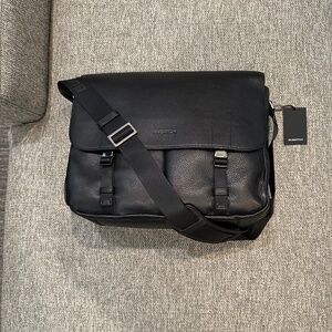 BUGATCHI Men’s Black Pebble Full Grain Leather Messenger Bag NEW